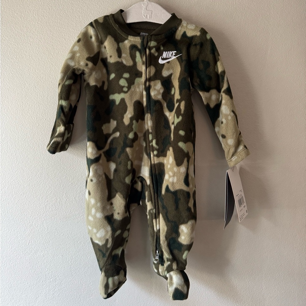 Nike Baby Boy Sportswear Microfleece Camo Footed Coverall 0-3 Months